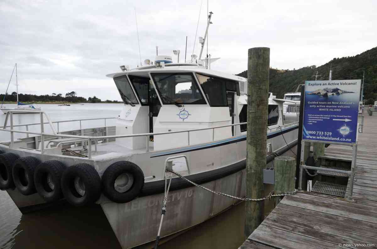 NZ police opening criminal probe of deaths at volcano island