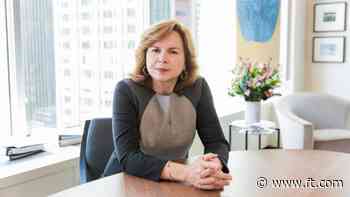 Female lawyers: initiatives to break through career barriers