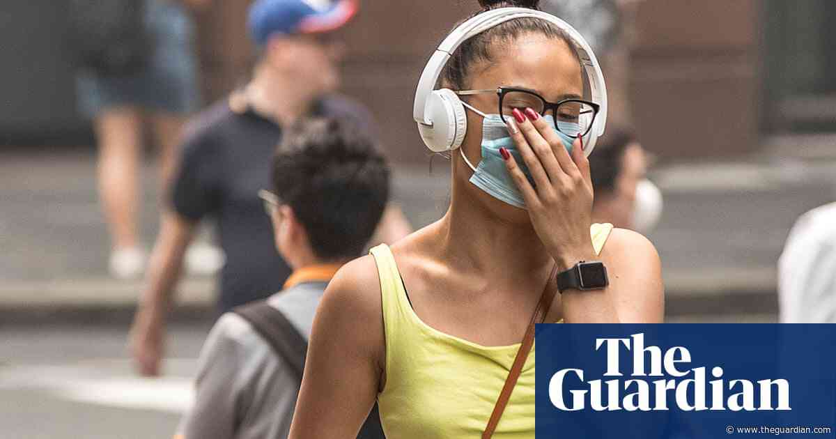 Sydney's top landmarks smothered in smoke – in pictures