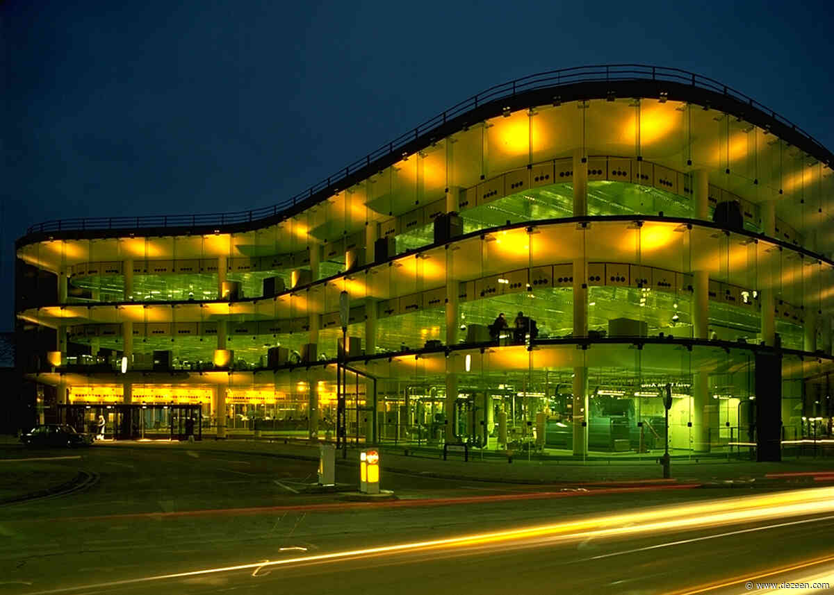 The Willis Faber & Dumas building is a revolutionary high-tech office