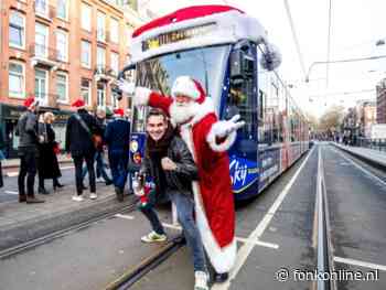 Verrassingsoptreden Jeroen van der Boom in Sky Radio kersttram