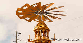 Christmas Pyramid Lights Up Alabama City