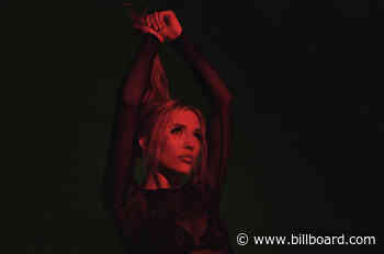 Lennon Stella on Channeling Chainsmokers' & 5SOS' 'Energy' on Arena Tour, Her 'Experimental' Debut Album