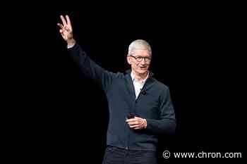 Ex-Apple executive accused of betrayal says he was snooped on