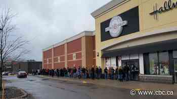 Chicken Bones Liqueur brings out long lines, sells out in minutes