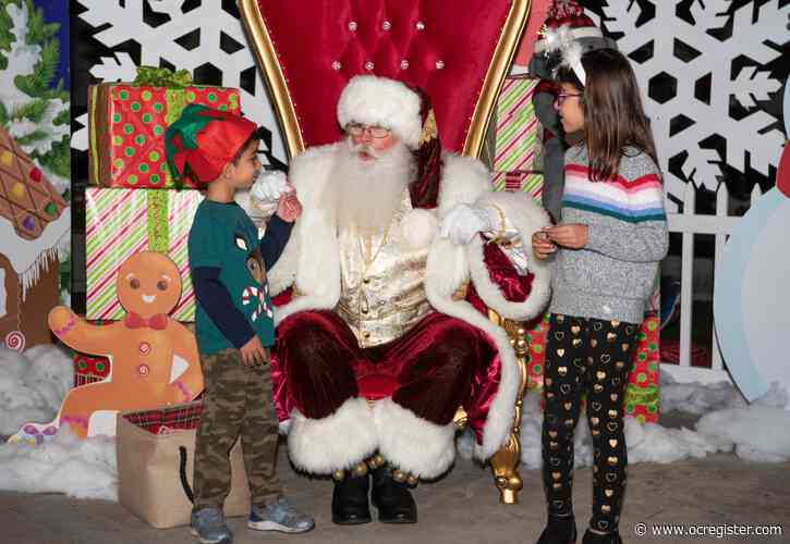 Santa brings snow and good cheer to Aliso Viejo