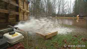 Heavy rains cause flooding in Sussex