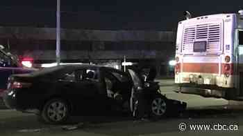 Man dead after driving into back of transit bus in Mississauga, Peel police say