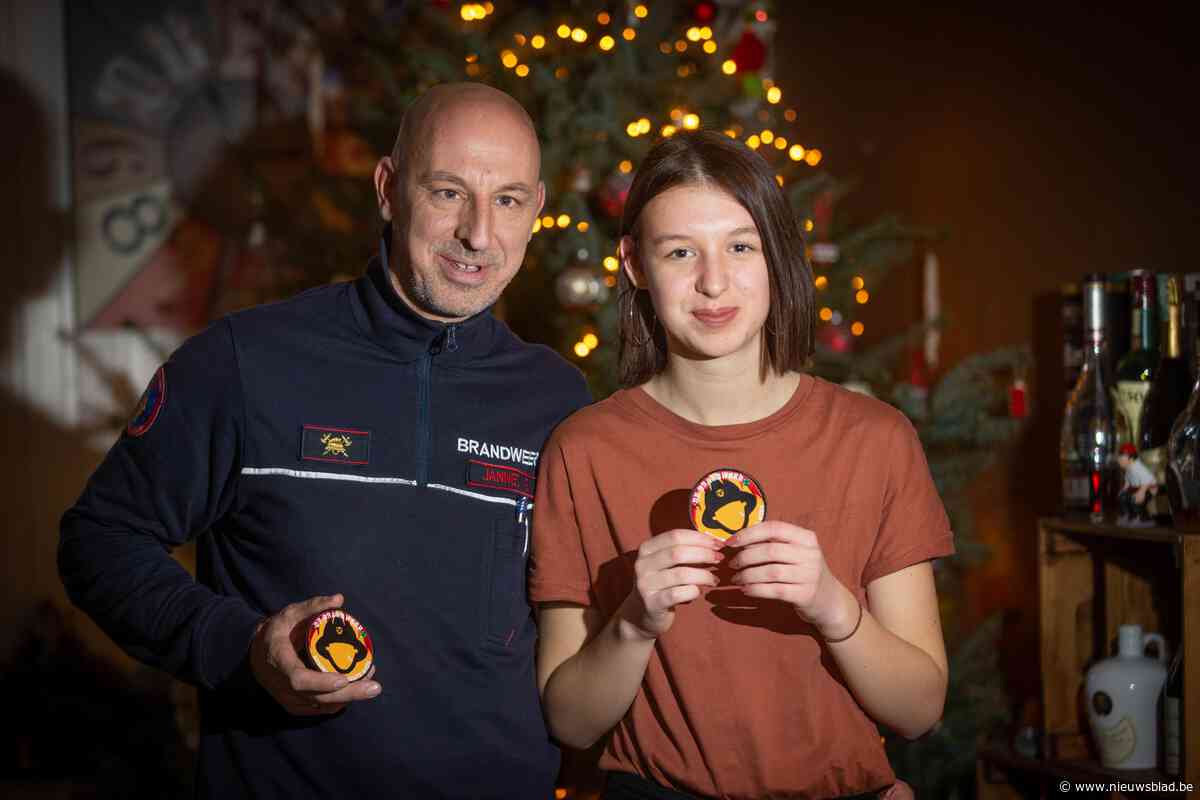 Inke (15) verkoopt zelfgemaakte badge voor slachtoffers zware brand