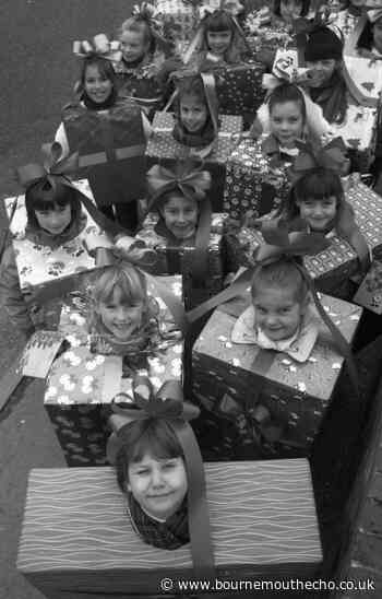 PICTURES: Broadstone Christmas parade in 1989