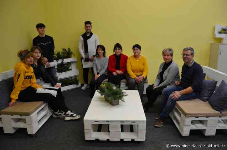 Frühes Weihnachtsgeschenk junger Zugewanderter für das OSZ Lauchhammer