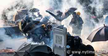 From 500,000 Photos to 116: How Our Editors Distill the Year in Pictures