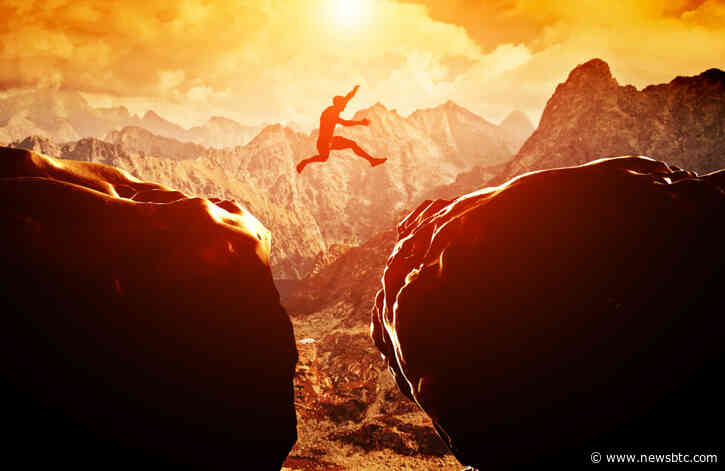 Crucial Indicator Shows a Massive Bitcoin Move is Likely Following 30% Drop