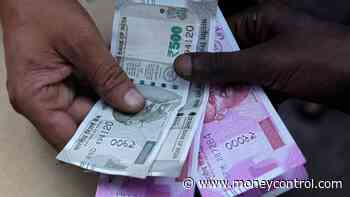 Rupee extends winning run for 6th day against US dollar, gains 7 paise