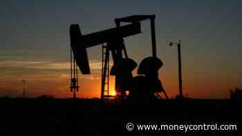 Oil prices fall as US crude stocks jump