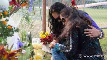 New Zealand volcanic eruption site still 'too dangerous' for recovery effort