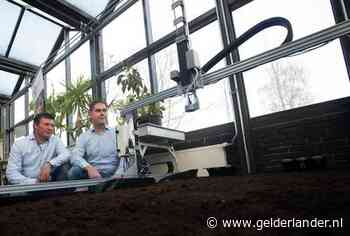 Deze robot zaait en bewatert moestuin in klaslokaal