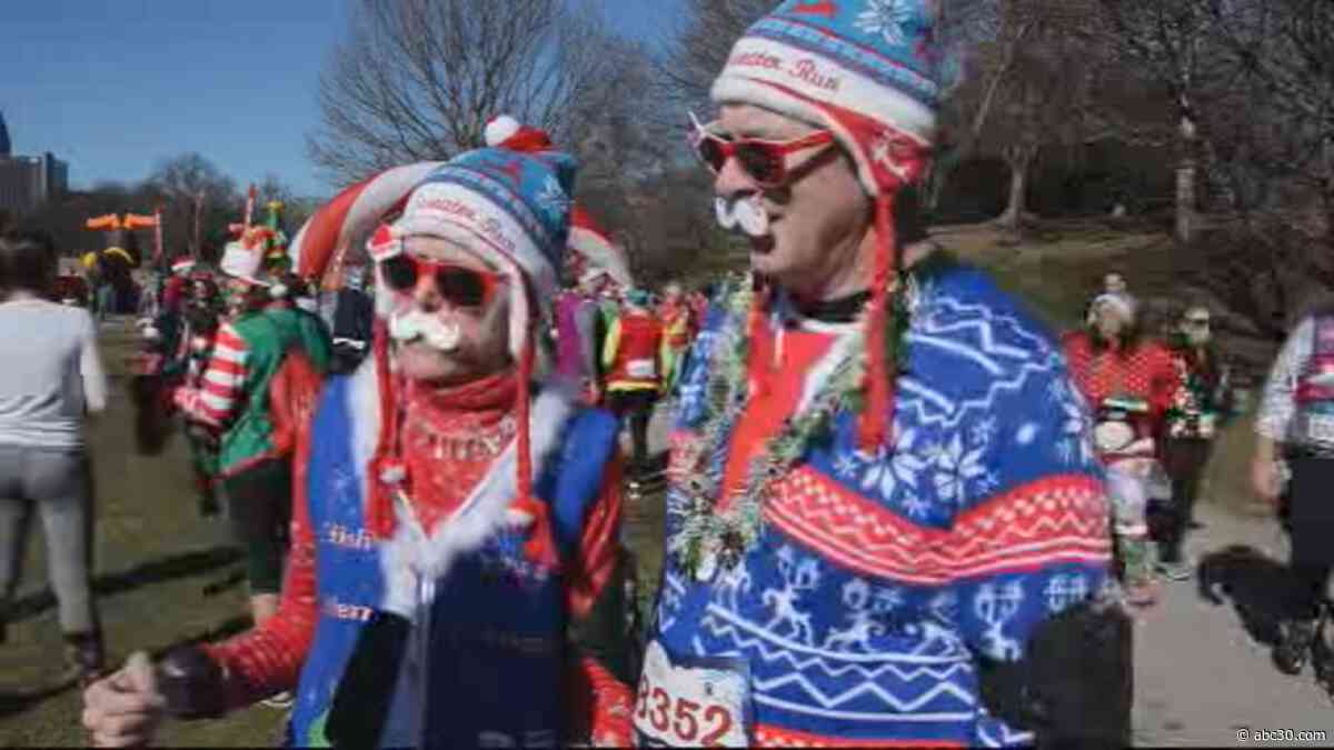 Alaska Airlines to offer priority boarding to passengers wearing ugly Christmas sweaters