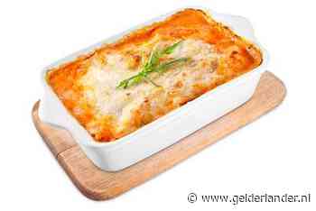 Al die kleertjes! Geef mij maar een schaal lasagne als kraamcadeau