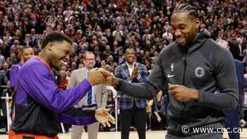 Kawhi Leonard receives championship ring from Raptors to rousing ovation