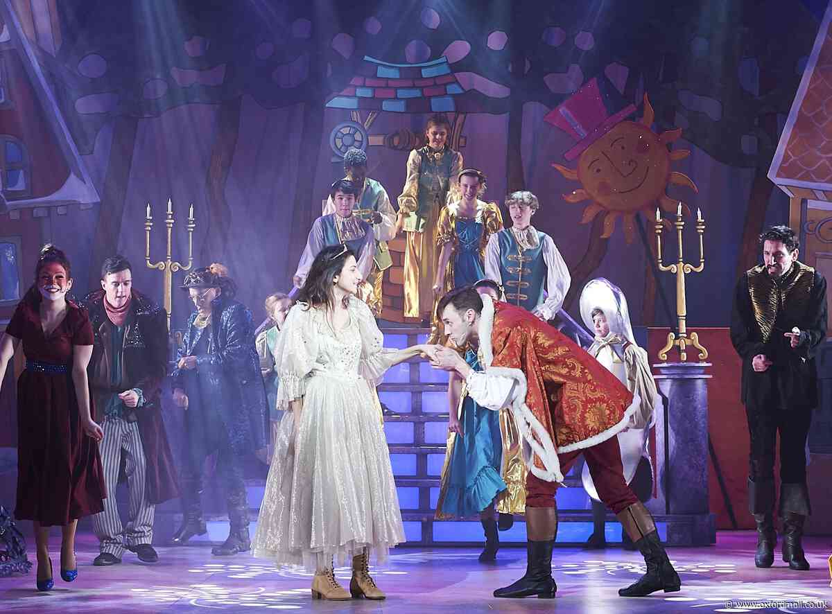REVIEW: Oxford Playhouse panto's a smash-hit Beauty