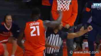 Illinois' Kofi Cockburn Bashes Ref with Accidental Elbow While Celebrating Shot
