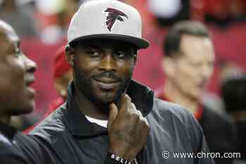 Michael Vick will still be honored at Pro Bowl despite petition, commissioner says