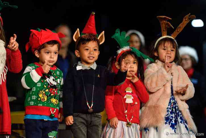 Santa lights La Palma’s annual holiday tree