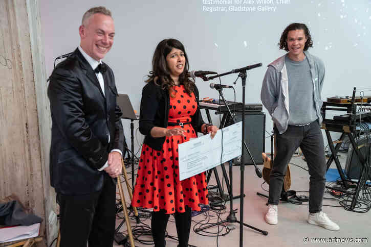 Hirshhorn Staffer Nabs ‘Registrar of the Year’ Award, Gives $5,000 Prize to Smithsonian Internship Program