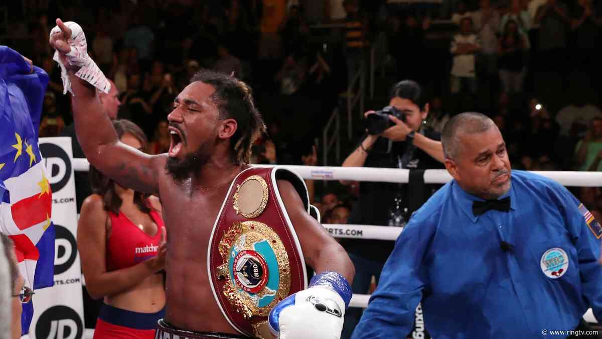Demetrius Andrade defends middleweight belt against Luke Keeler in Miami