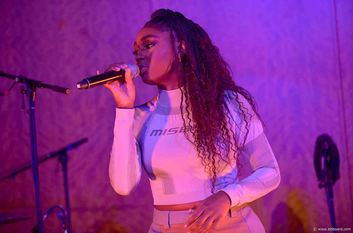 Tiana Major9 & Earthgang Deliver Enchanting 'Collide' Performance at 2019 Billboard Women in Music