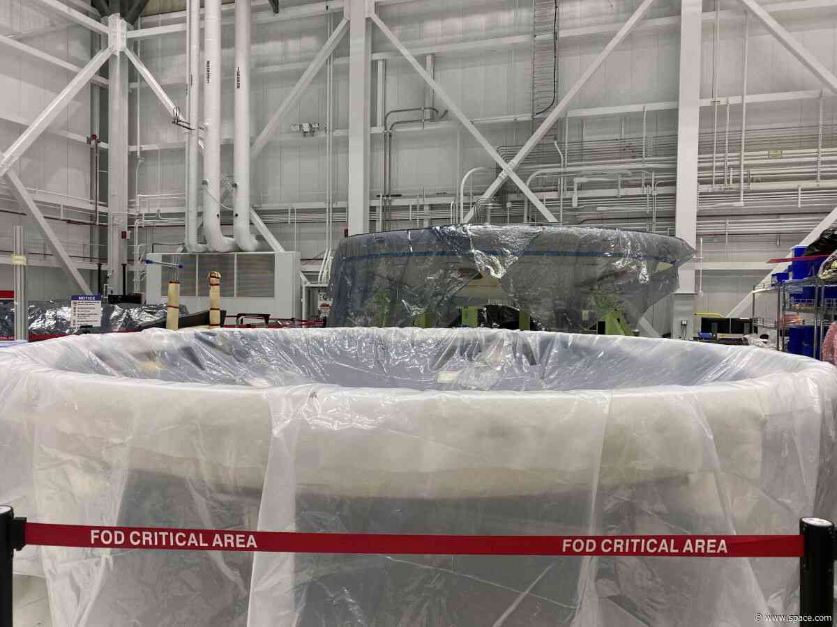 Boeing Shows Off 1st Starliner Destined to Carry Crew to Space
