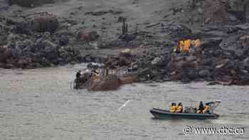 New Zealand police recover 6 bodies, 2 still unaccounted for on volcanic island