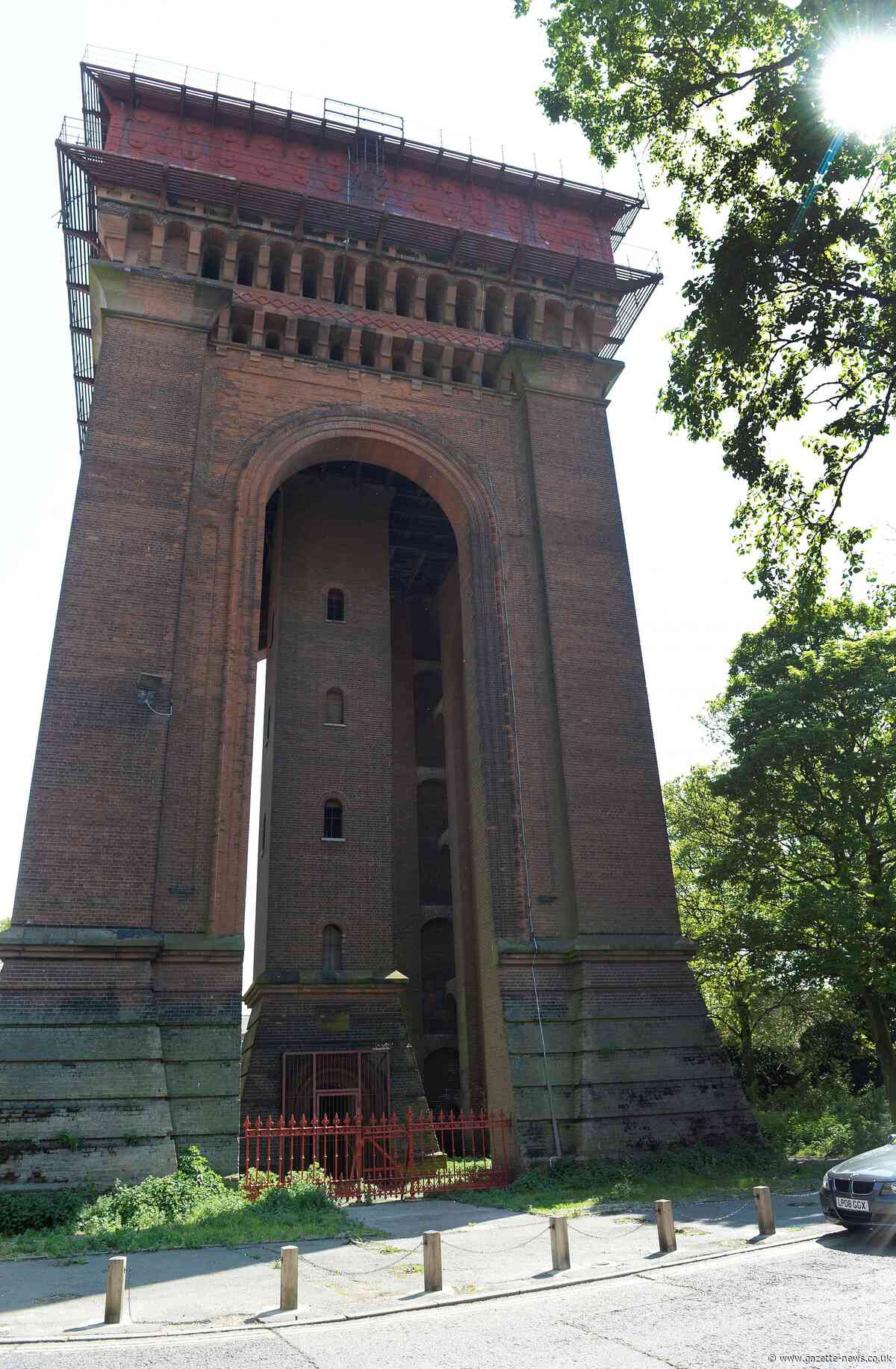 Drinker hauled before magistrates after urinating near historic Jumbo water tower