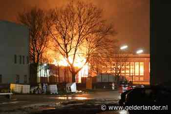 Grote brand op terrein van Industriepark Kleefse Waard in Arnhem