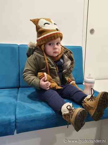 ‘Vermiste Novan (1) is door zijn moeder ontvoerd tijdens bezoekuur onder toezicht’