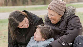 These photographers offer free photoshoots for families battling cancer