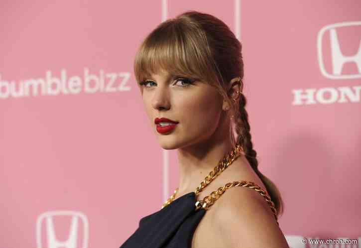 Taylor Swift calls out Scooter Braun during Billboard speech