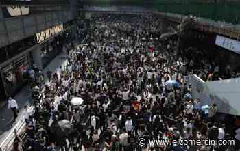 Cinco adolescentes detenidos por la muerte de un hombre en una manifestación en Hong Kong