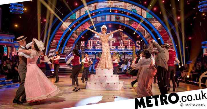 What time is the Strictly final tonight and who is in it?