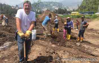 Voluntarios sembraron árboles esta mañana para el nuevo bosque de arupos
