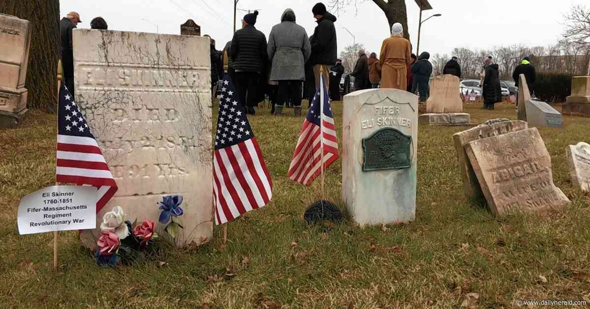 Wreath laying recognizes Elk Grove graveyard, veterans buried there going back to Revolutionary War