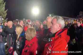 Fans sing Canadian anthem after sound system breaks at BMW IBSF World Cup