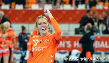 WK handbal met Arnhemse Estavana kijken op groot scherm bij DFS Arnhem