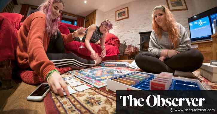 Families get on board with fast, easy games for Christmas