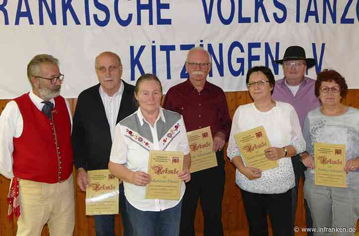 Volkstanzgruppe ehrt ihre Mitglieder