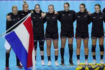 LIVE | Oranje verkleint marge, handbalsters komen in ritme