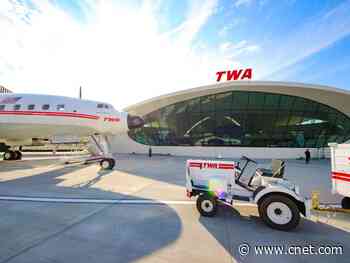 Fly me to the moon: A night at the retro-masterpiece TWA Hotel     - CNET