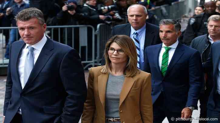 Lori Loughlin And Husband Attorneys Claim Government Is Concealing Beneficial Evidence