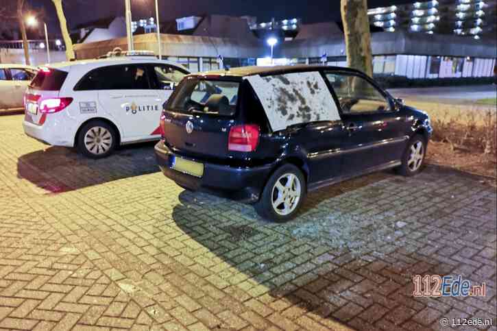 Wederom auto vernield in de wijk Veldhuizen Ede